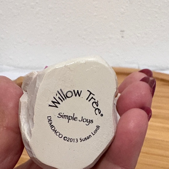 Willow Tree Sculpture simple joys 2012 with Purple and Cream Tones - Picture 5 of 6